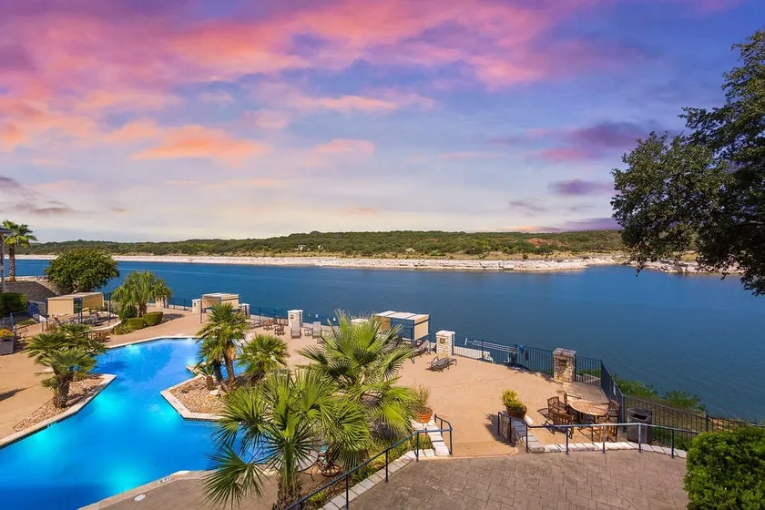 Atemberaubende Aussicht auf Lake Travis @ The Island - Image 1