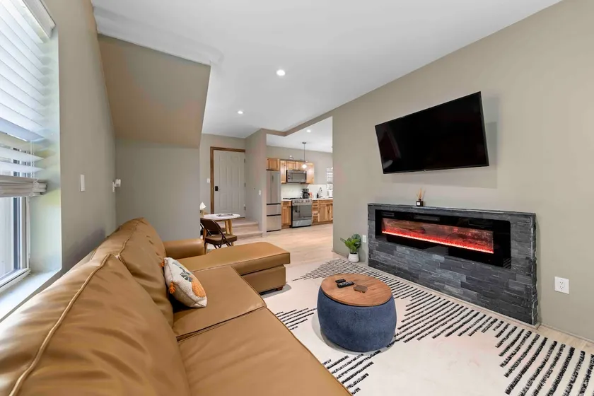 Cozy Modern Home  - Image 1