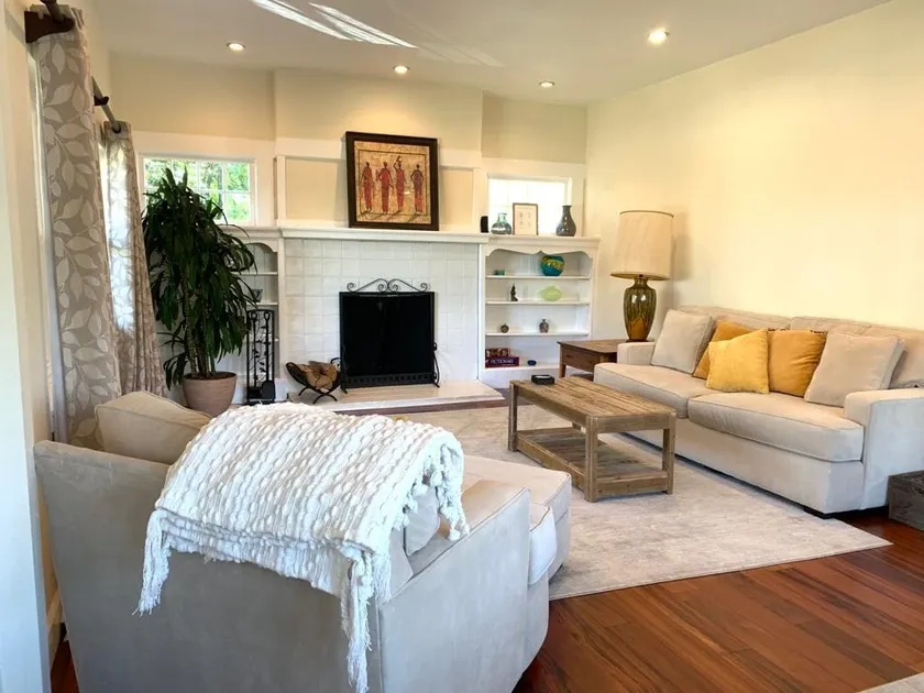 Bright and sunny Central San Mateo 3/2.5 Craftsman - Image 1