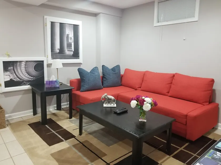 Privet 1br/1ba BSMT Apt with Free Parking-NW DC - Image 1