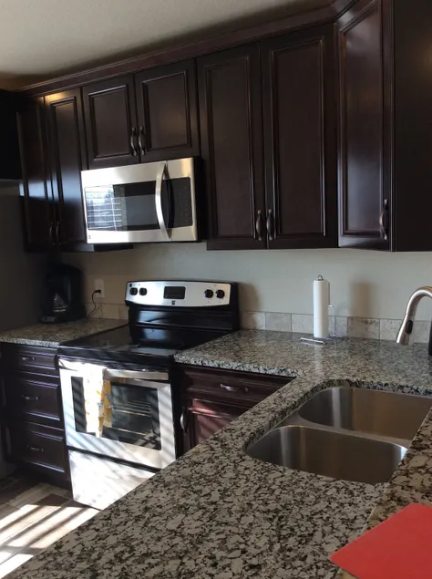 Entire Apt centrally located w/parking&selfcheckin - Image 1