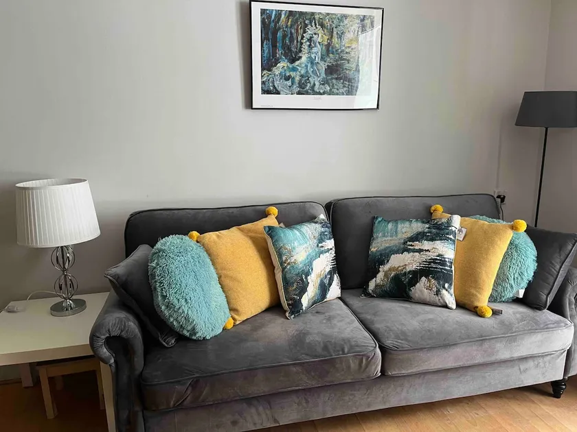 1 Bedroom Flat In East London - Image 1