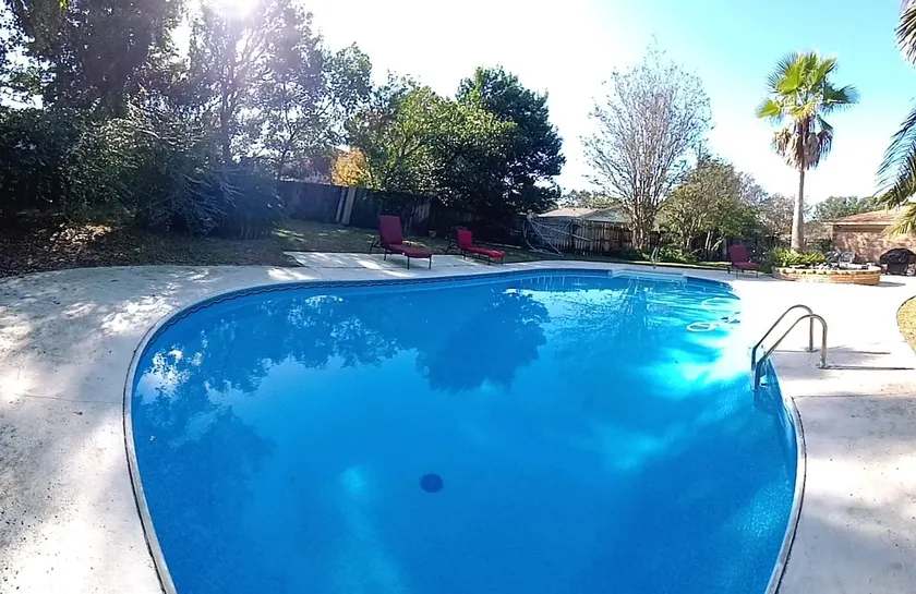 Coastal Bungalow w/ Pool sleeps 8 close to beach! - Image 1