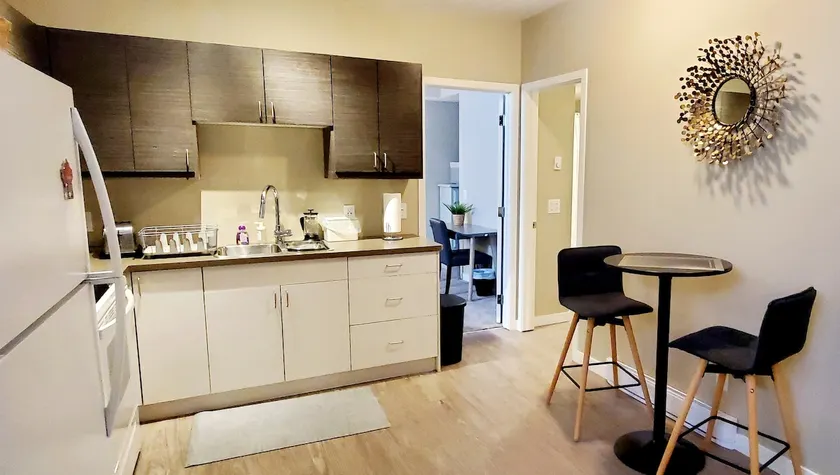 Cozy Lower Level Suite - Country Hills NW - Image 1