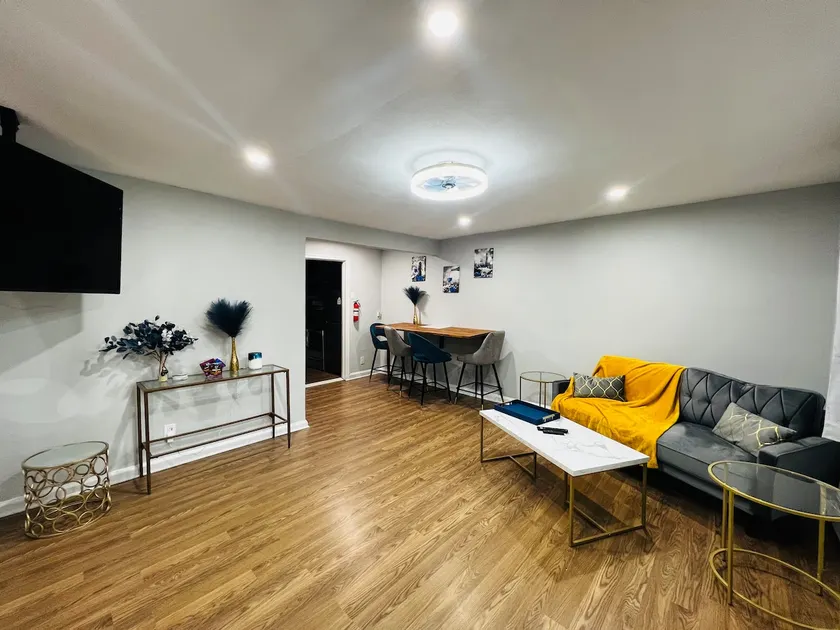 Modern one bedroom 2 min from Linden/Elizabeth - Image 1