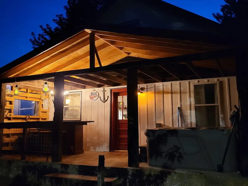 BuffaloRiver Farmhouse w/Hot Tub - Image 1