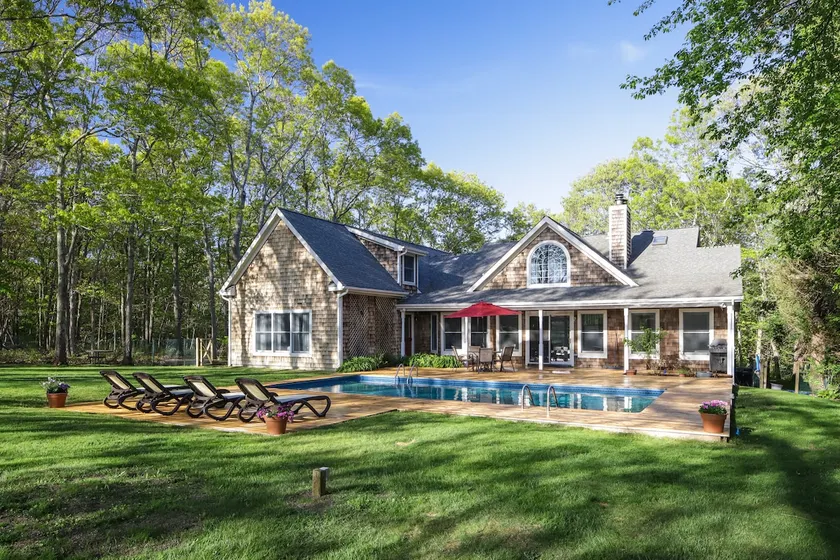 Amazing Hampton Styled Getaway - Image 1