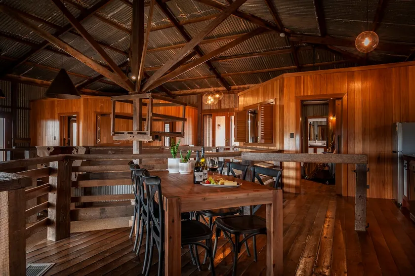 Auction Shed - Image 1
