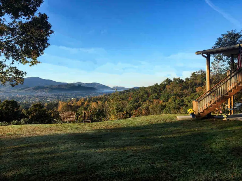 Million Dollar View! Peaceful, Cozy Apartment. - Image 1