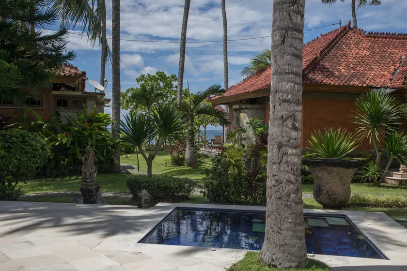Relax on Waterfront property in Villa Laksmana - Image 1