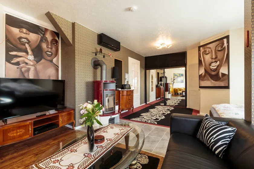 Air-conditioned top apartment + 9 m² green terrace - Image 1
