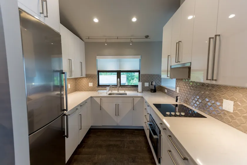 Luxury Downtown Penthouse - Image 1