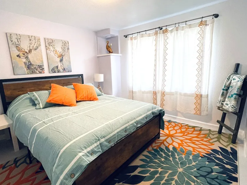 Private, quiet, central garden level suite - Image 1