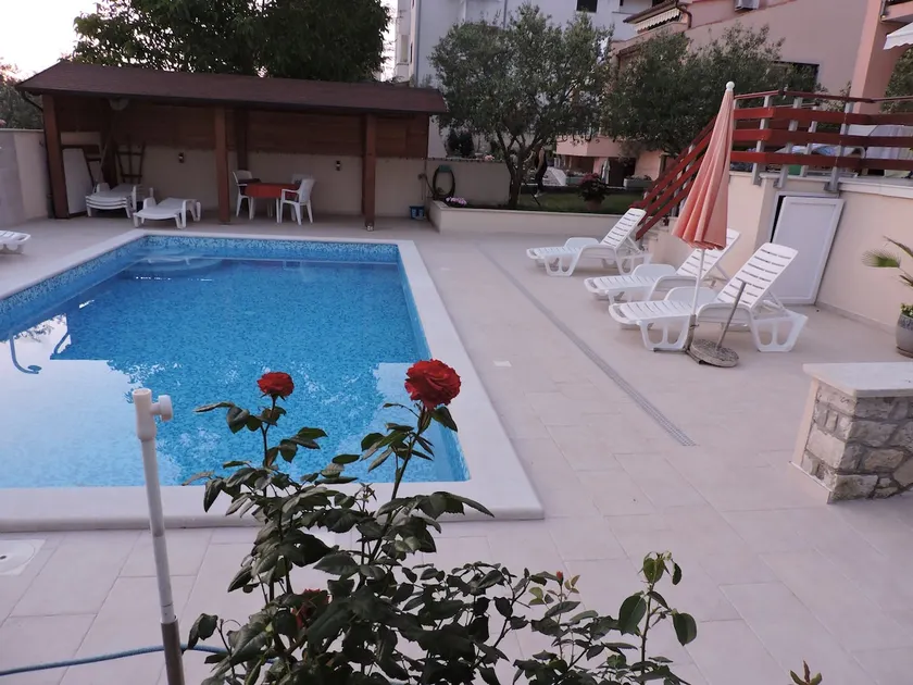 Apartment 2 / 2 bedrooms with saltwater pool - Image 1