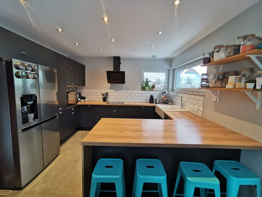 Modern and welcoming house - Image 1