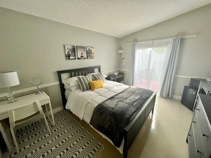 Elegant Suite | Private Patio | Perfect Relaxation - Image 1