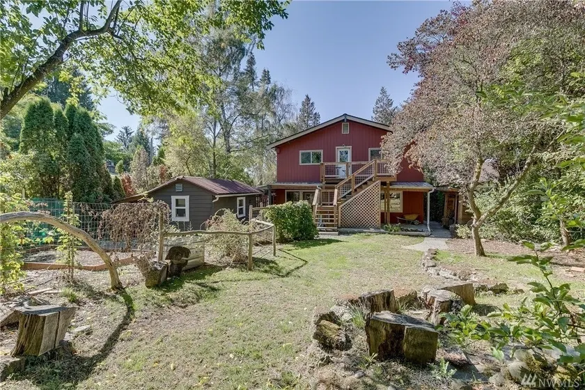 Country Oasis in North Seattle - Image 1