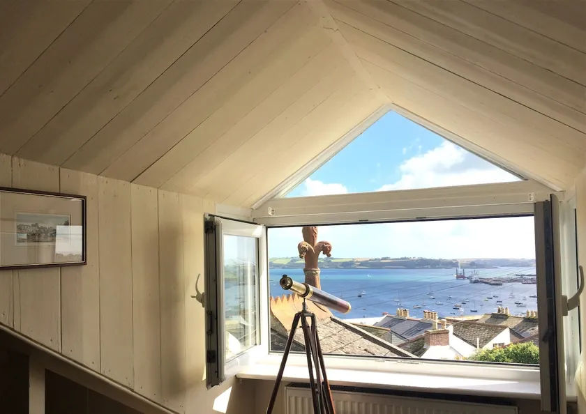 'No. 17' Town House with Sea View - Image 1