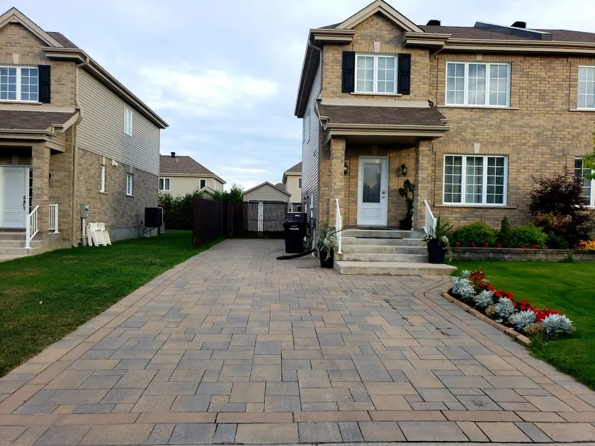 Cozy house in Montreal West |  Fully equipped | Large groups | Close to airport - Image 1