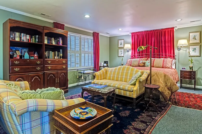 Captains Quarters Studio Separate Apartment - Image 1