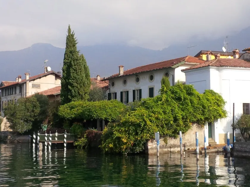 Casa Craven Historical Villa lake facing - Image 1
