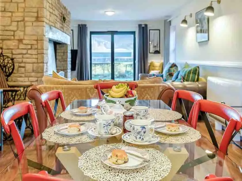 Boutique style 3 bedroom Wye Valley riverside home - Image 1