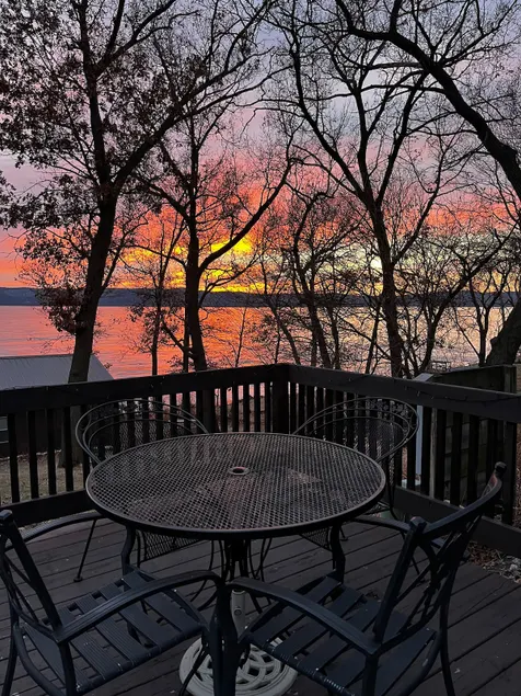 Northshore Cottage (2 bedrooms) on Lake Onalaska - Image 1