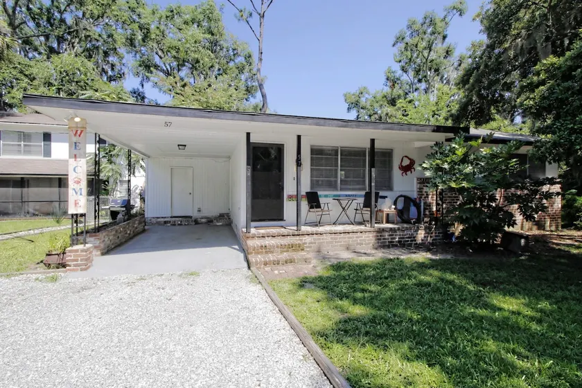 Old town Bluffton Charm, Best Location Calhoun St. - Image 1