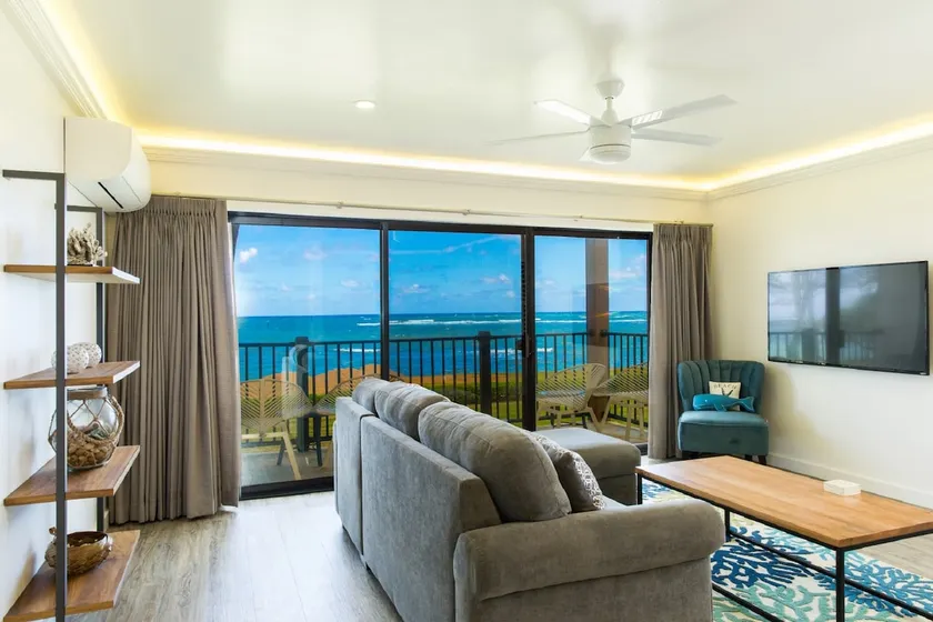 Beautifully updated ocean front condo - Image 1