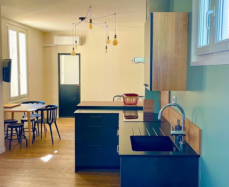 Spacious 3 bedrooms 5 min to beach/coves Free parking - Image 1