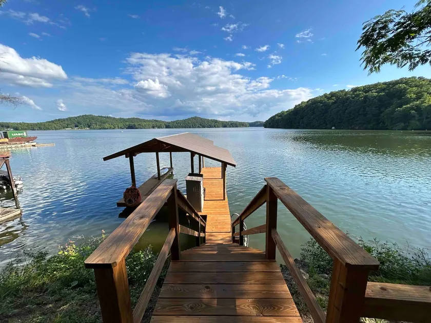 The Water’s Edge at Whites Creek - Image 1