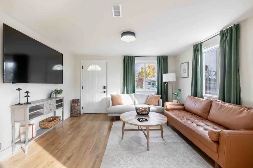 Fully remodeled 2 bed, 2 bath with hot tub! - Image 1