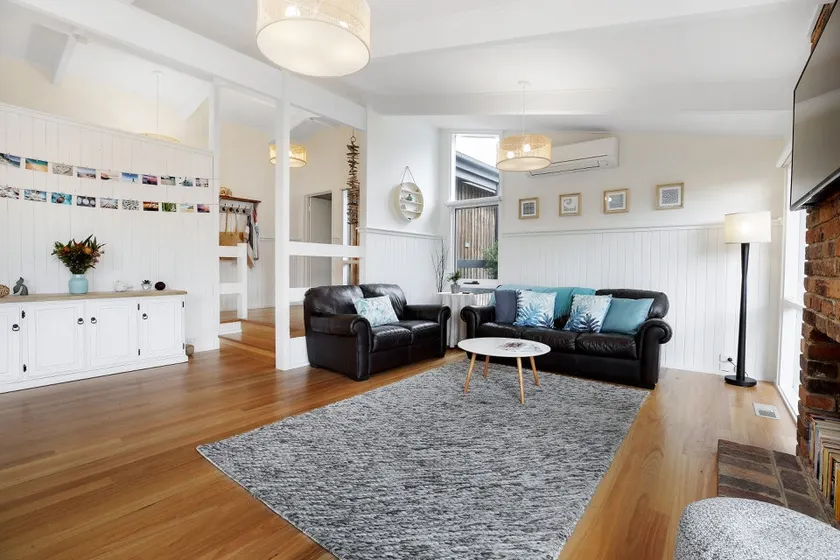 Enchanting Capel Cottage - a stroll to the beach! - Image 1