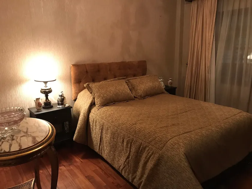 Elegant and comfy studio, 5 minutes from downtown - Image 1