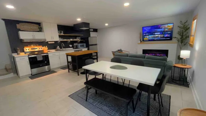 Quiet 2br/1bath Guest Suite. - Image 1