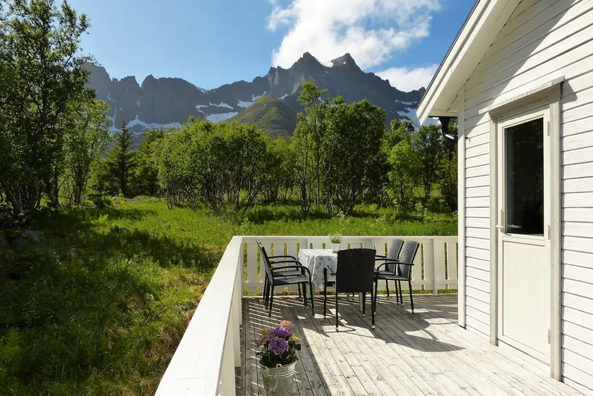 Cozy Apartment between sea and mountains - Image 1