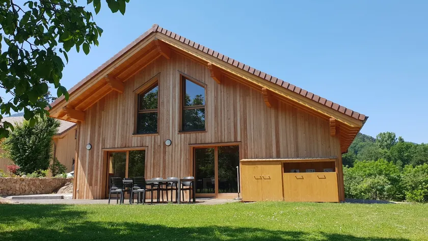 Large 4* SPA Chalet facing the castle - Image 1