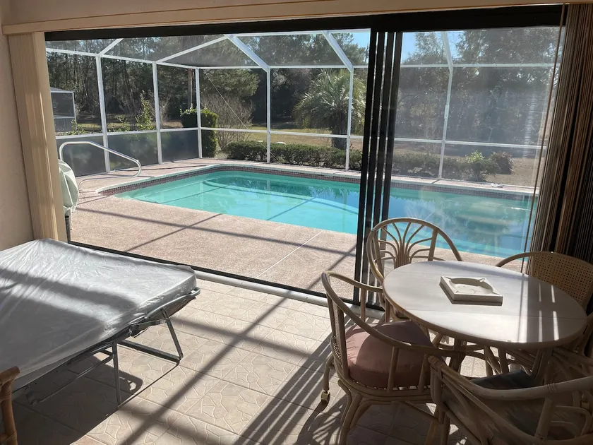 3 bed/ 2 bath home w/lanai & screened private pool - Image 1