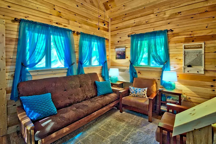 Sycamore Hollow Guest House - Image 1