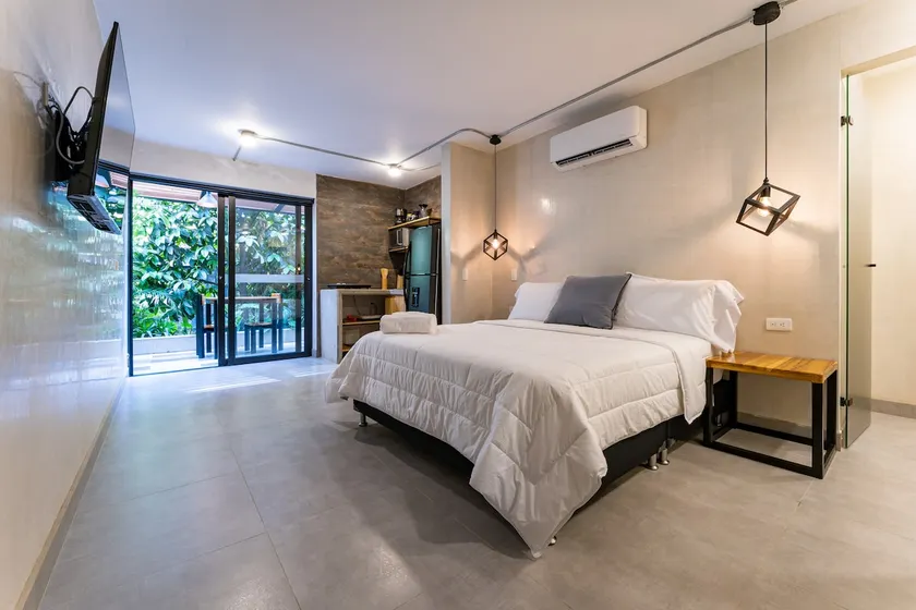 Nature Loft 200 Mb WiFi, Pool, AC in Poblado Heart - Image 1