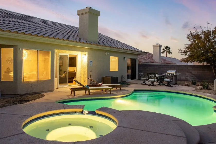Sail in Sky - Remodeled 3BR Vegas Spa and Pool! - Image 1