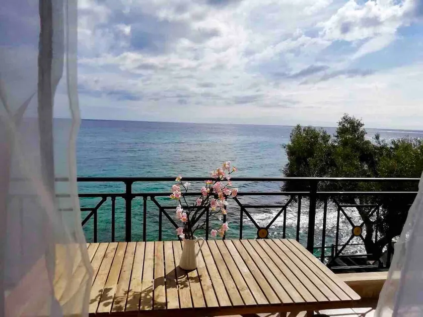 Two-bedroom luxury apartment - Image 1