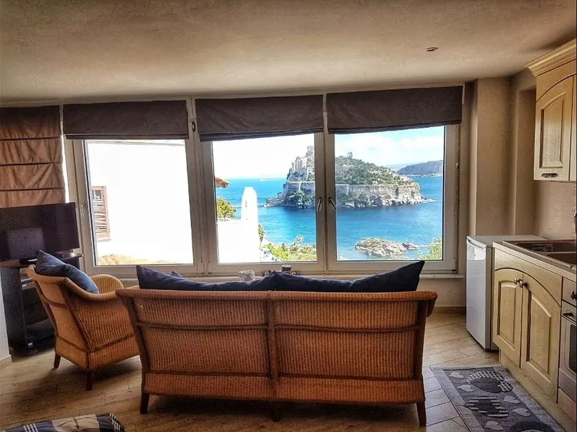 studio with breathtaking view - Image 1