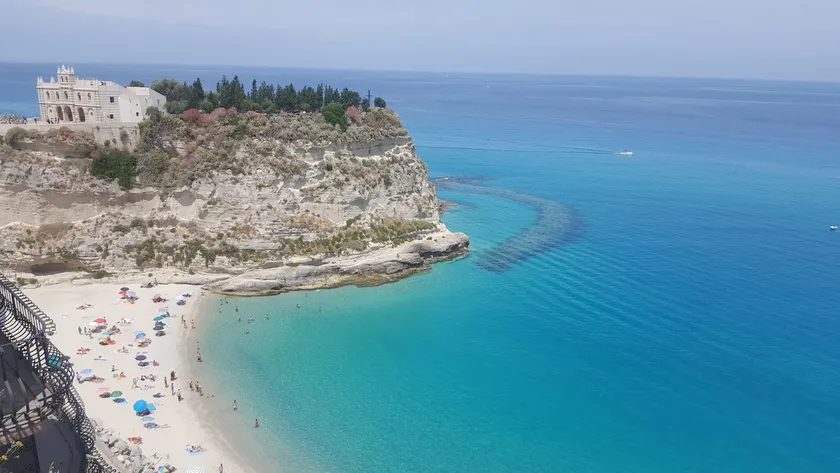 Das B & B Baia di Riaci Tropea liegt nur 500 m vom schönen Strand entfernt. - Image 1
