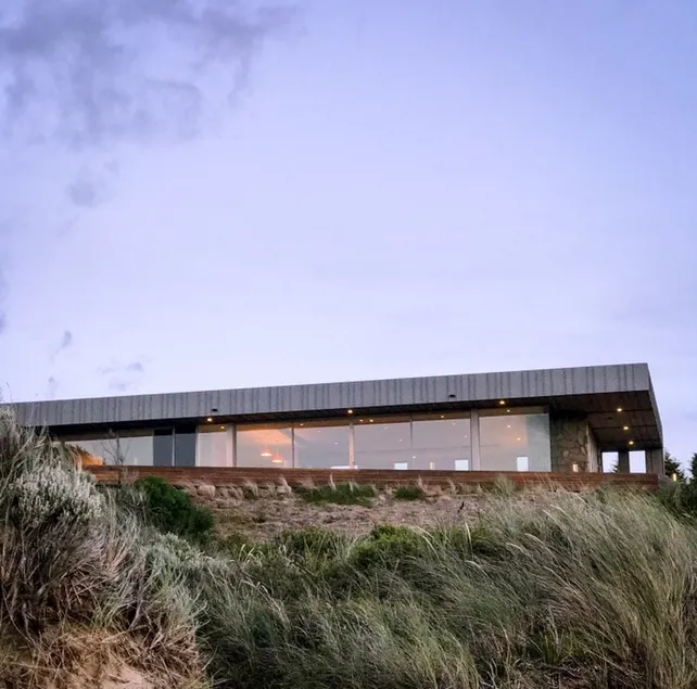 Absolute Beachfront Luxury Beach House - Image 1