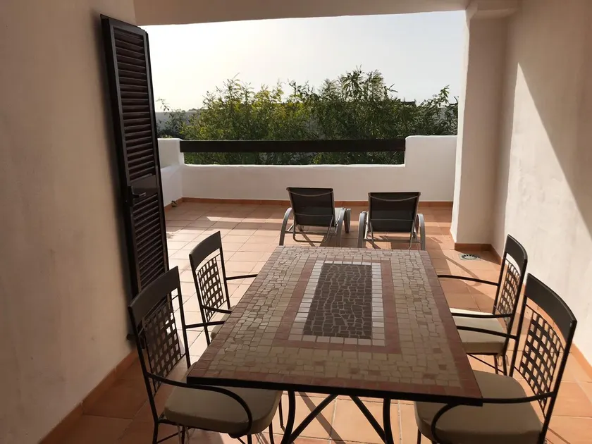 Luxury apartment set in Doña Julia Golf Course - Image 1