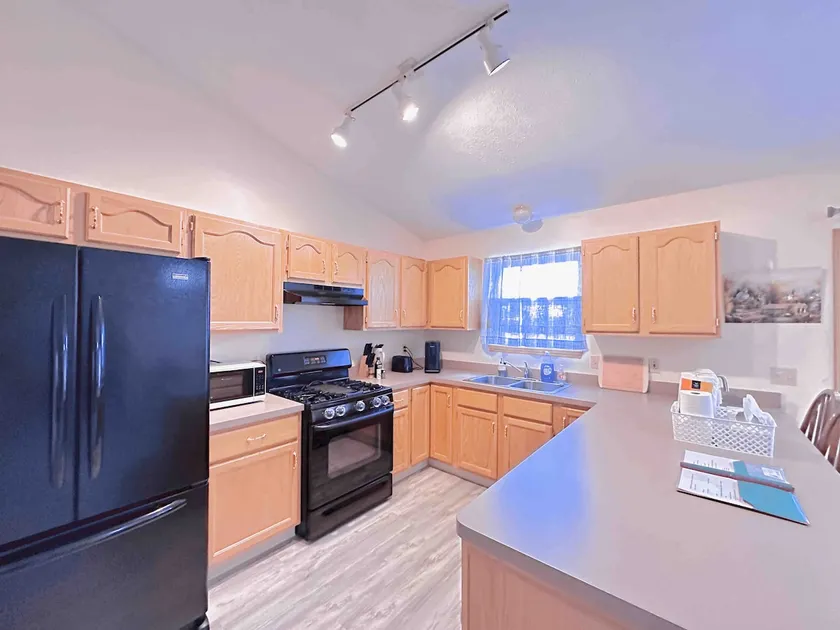 North Ridgeville-Cozy 3-bedroom 2bath Ranch - Image 1