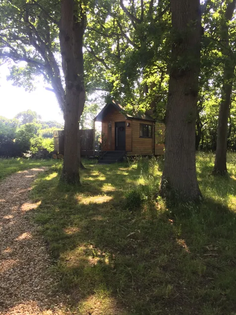 Romantic Acorn Cabin - Image 1