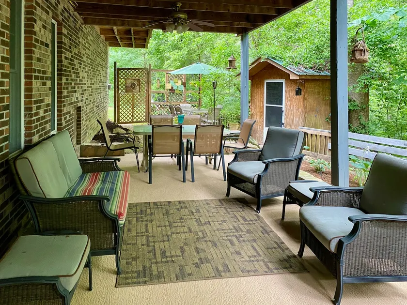 Relax at The Back Porch Retreat - Image 1