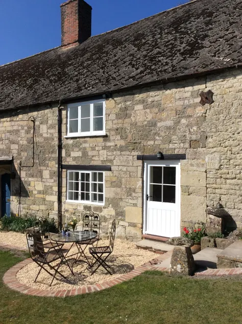 Part of a 16th Century Manor Farmhouse in AONB - Image 1